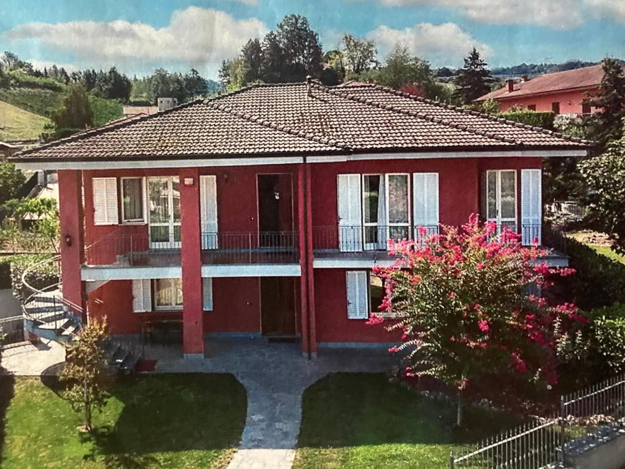 Casa Finestre Bianche Leilighet Canelli Eksteriør bilde